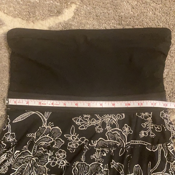 EXPRESS STRAPLESS TIERED RUFFLE FLORAL DRESS - Picture 2 of 4